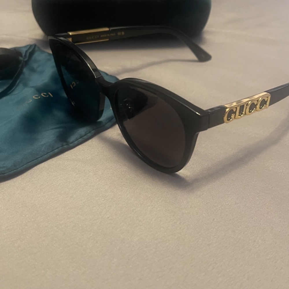 Gucci Sunglasses - Picture 4 of 5